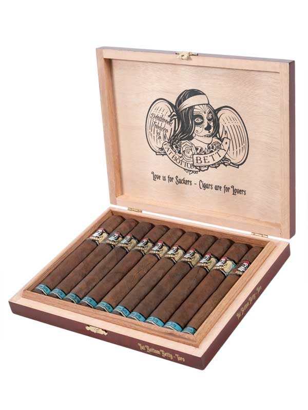 Deadwood Tobacco Co. Fat Bottom Betty Toro