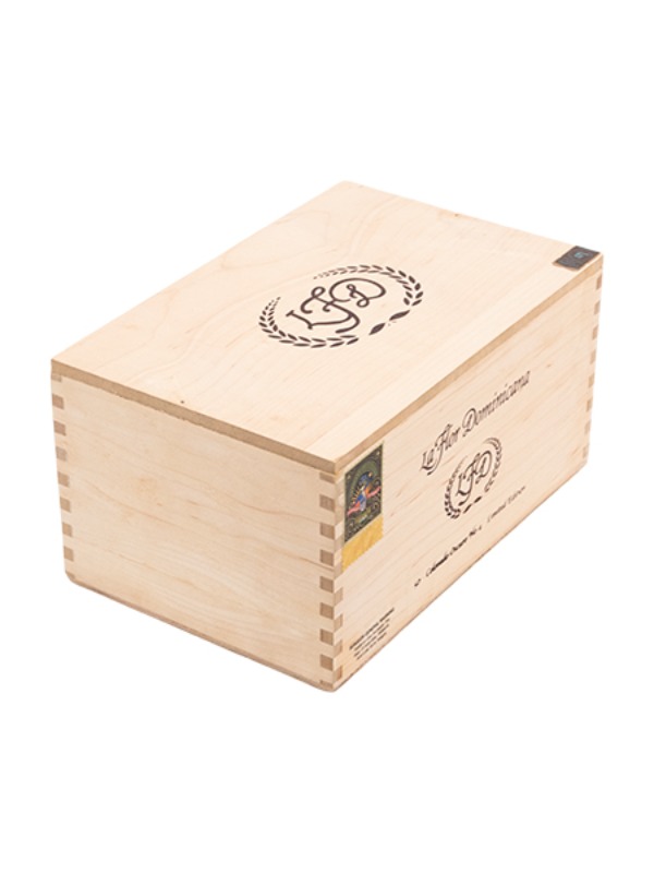 La Flor Dominicana Colorado Oscuro No. 4