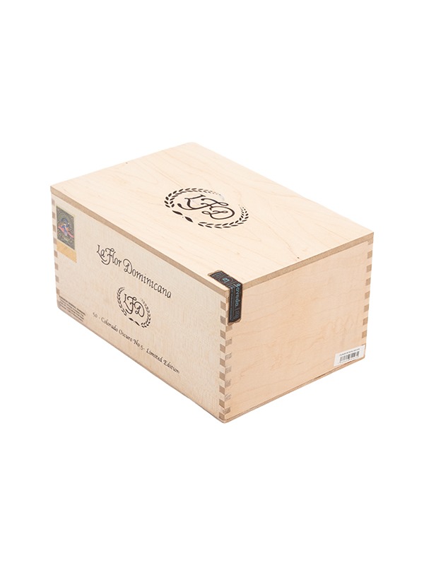 La Flor Dominicana Colorado Oscuro. No. 5