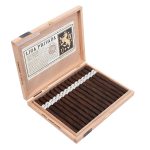 Liga Privada Unico Serie LP40 Lancero