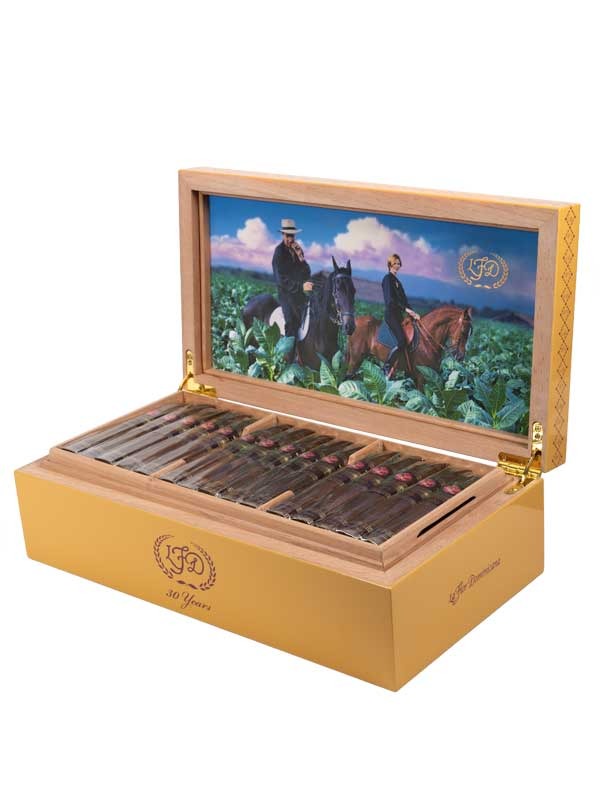 La Flor Dominicana 30th Anniversary Chisel