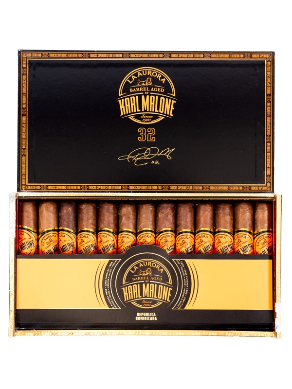 La Aurora Barrel Aged by Karl Malone Robusto